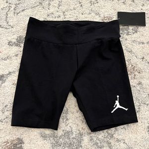 Jordan Girls' Essentials
Jumpman Bike Shorts -Size M